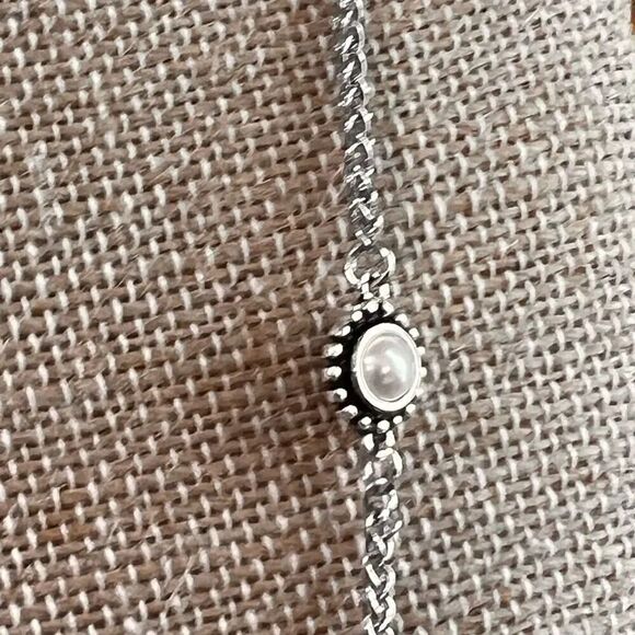EUC Beautiful silver Necklace with silver and pearl stations. #JW7 - Picture 6 of 8